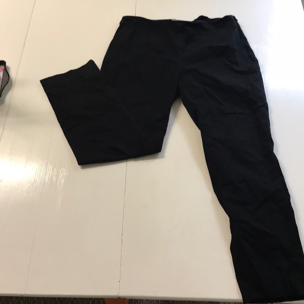 Black chino crop pants
